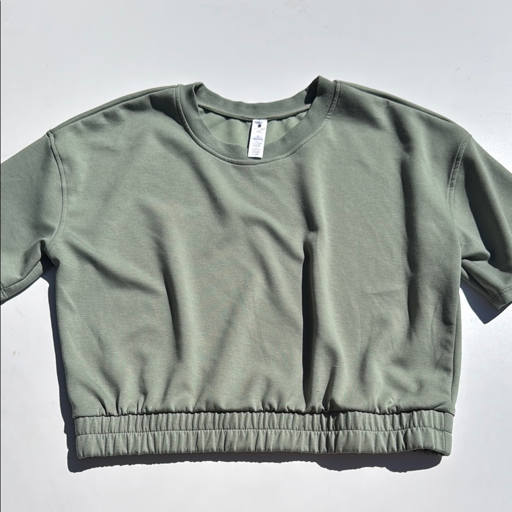 Yogalicious Cropped Pullover Short Sleeve